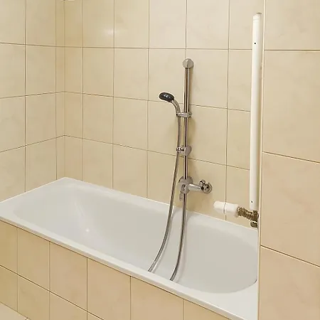 Waterfront For 8 Persons With Free Parking Appartamento *