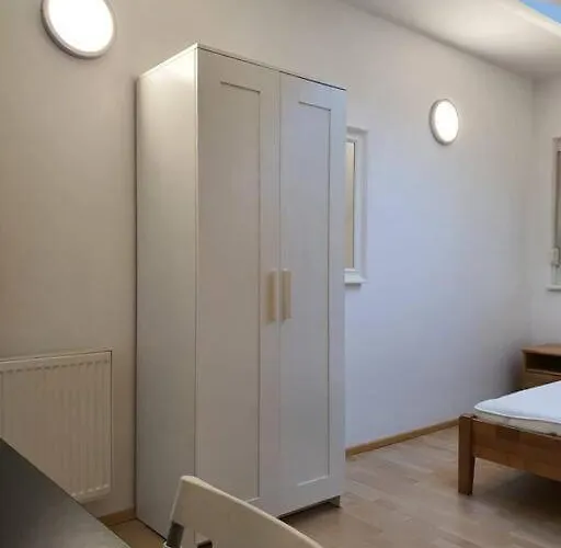 Waterfront For 8 Persons With Free Parking